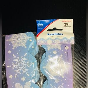 Carson Dellosa Education Snowflakes Scalloped Border, 39 Feet New